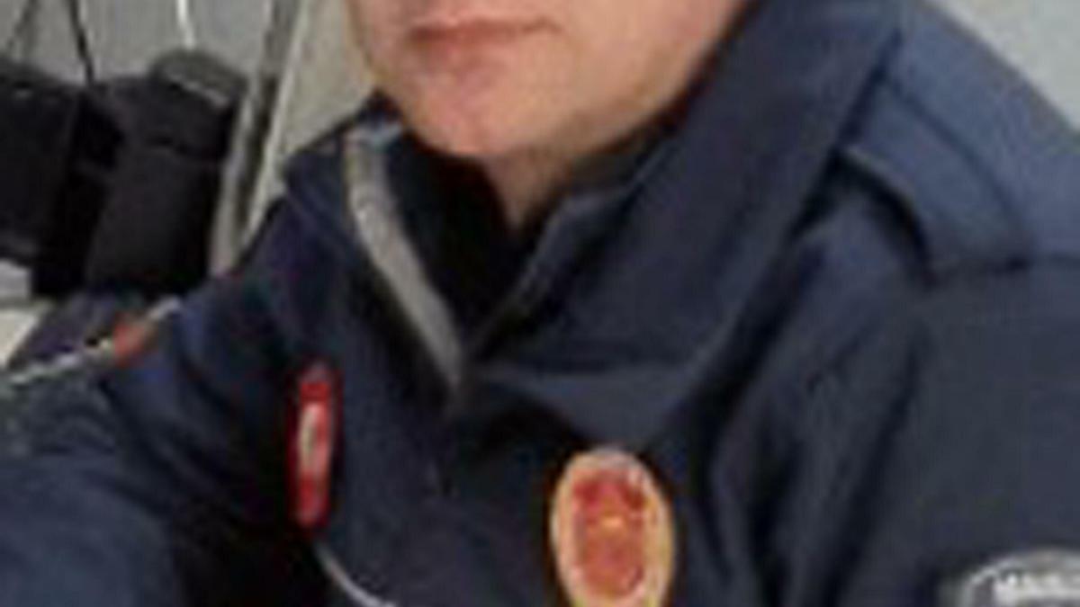 Kazada ölen itfaiye erini arkadaşları sirenler eşliğinde son yolculuğuna uğurladı