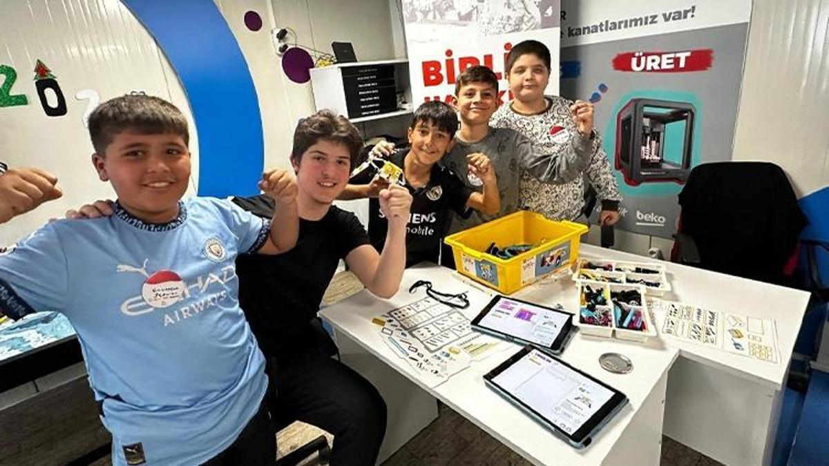 Deprem bölgesindeki öğrencilere Houstondan davet