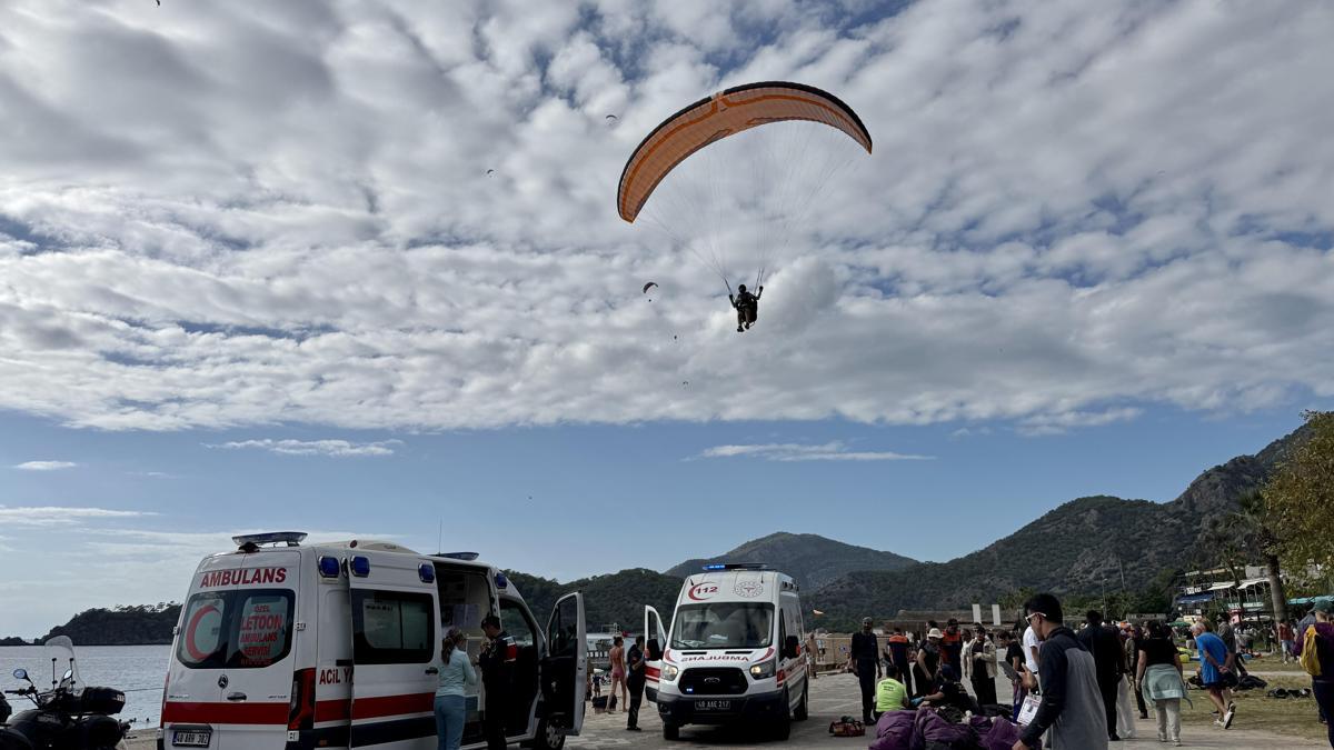 Fethiye'de iki yamaç paraşütünün çarpışması sonucu 3 kişi yaralandı