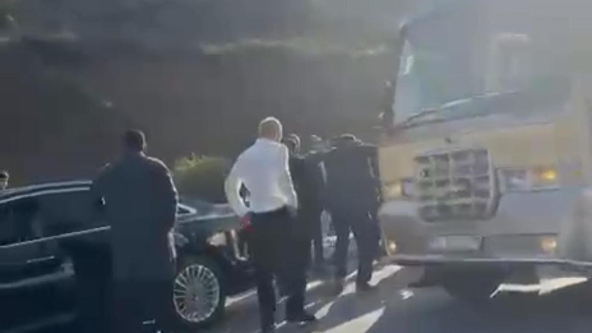 Yolu kapatıp horon oynadılar