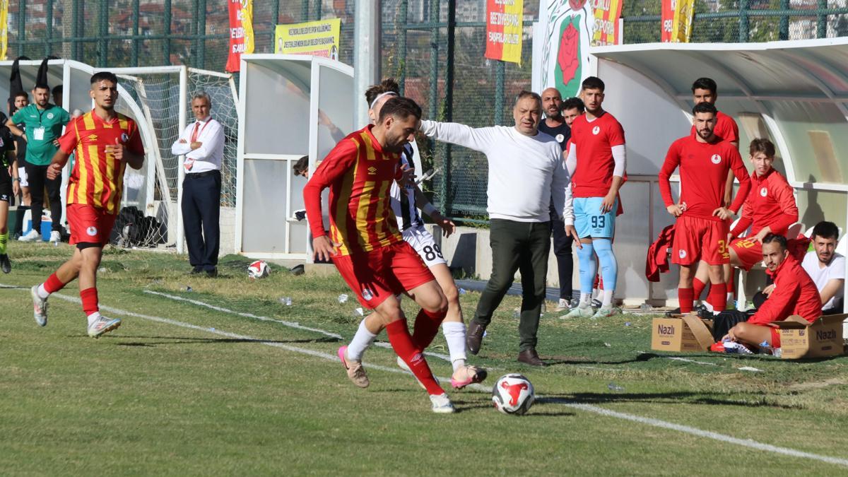 Keçiborlu, evinde berabere kaldı