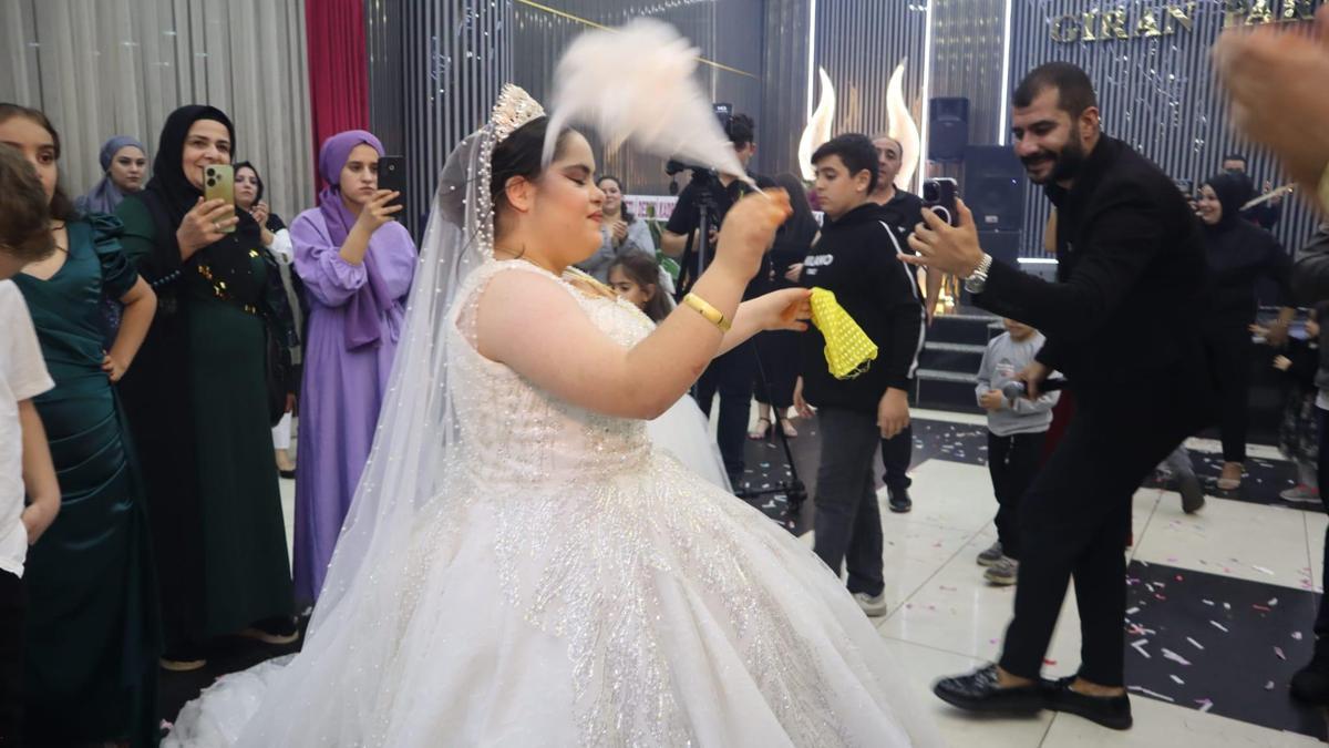 Down sendromlu Sedanurun gelinlik giyme hayali gerçek oldu