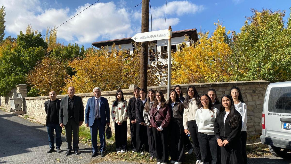 Attila İlhan, doğumunun 100'üncü yılında Gürün'de anıldı