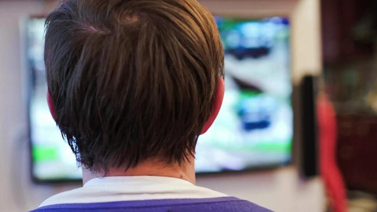 DİJİTAL BAĞIMLILIK TEHLİKESİ ARTIYOR | Ekran süresi 7 saati geçti