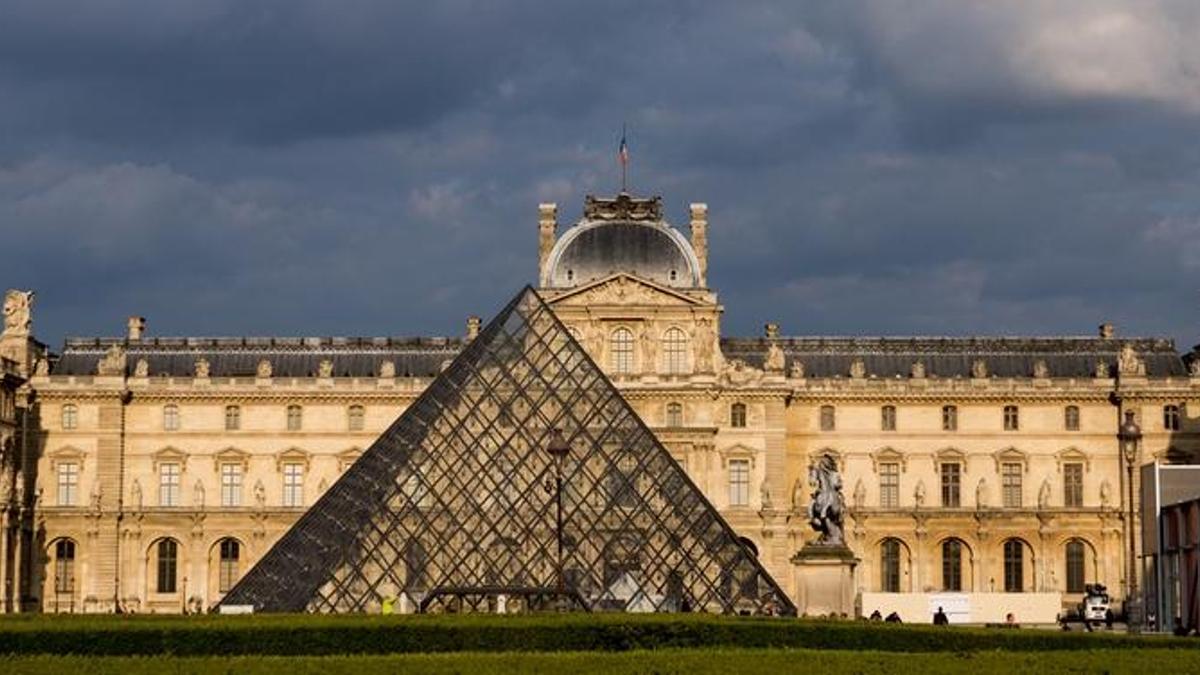 Louvre soygununda 2 tutuklama, 5 yeni gözaltı