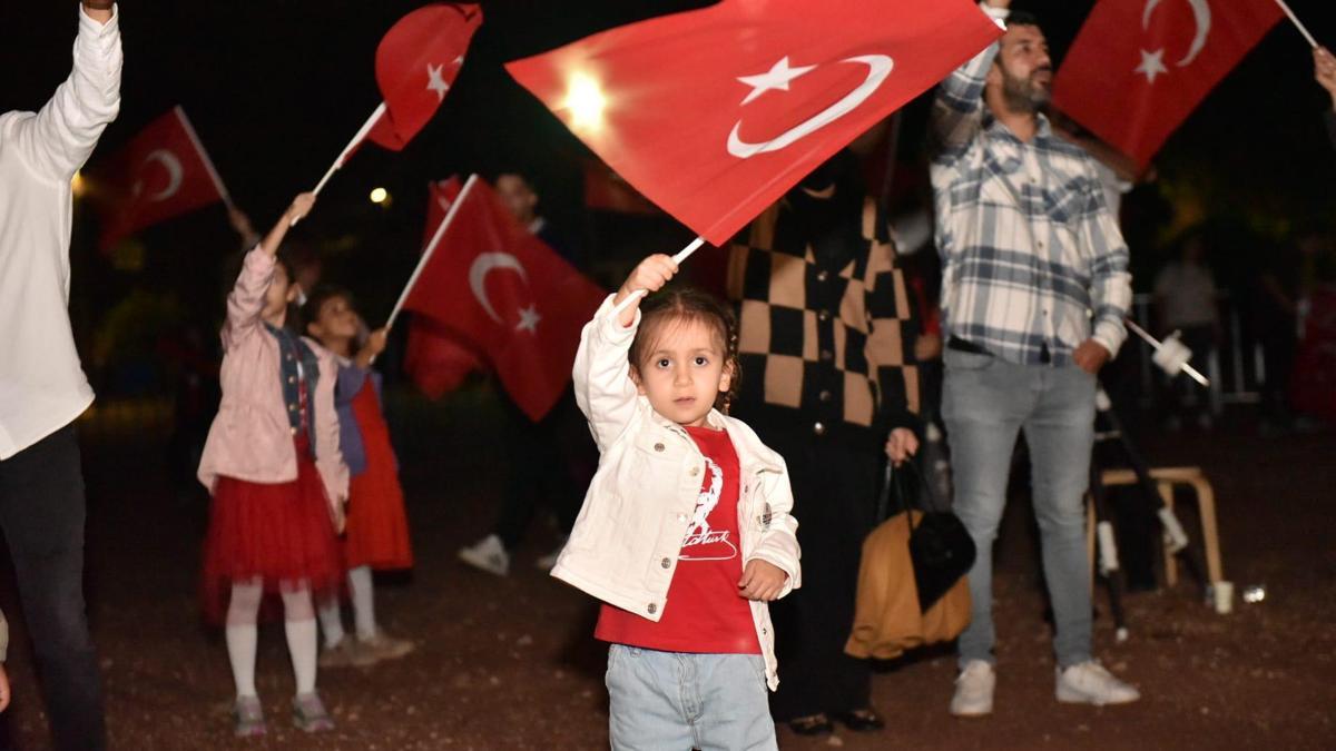 Kepezde Cumhuriyet ve Bilimle Gece Gözlemi