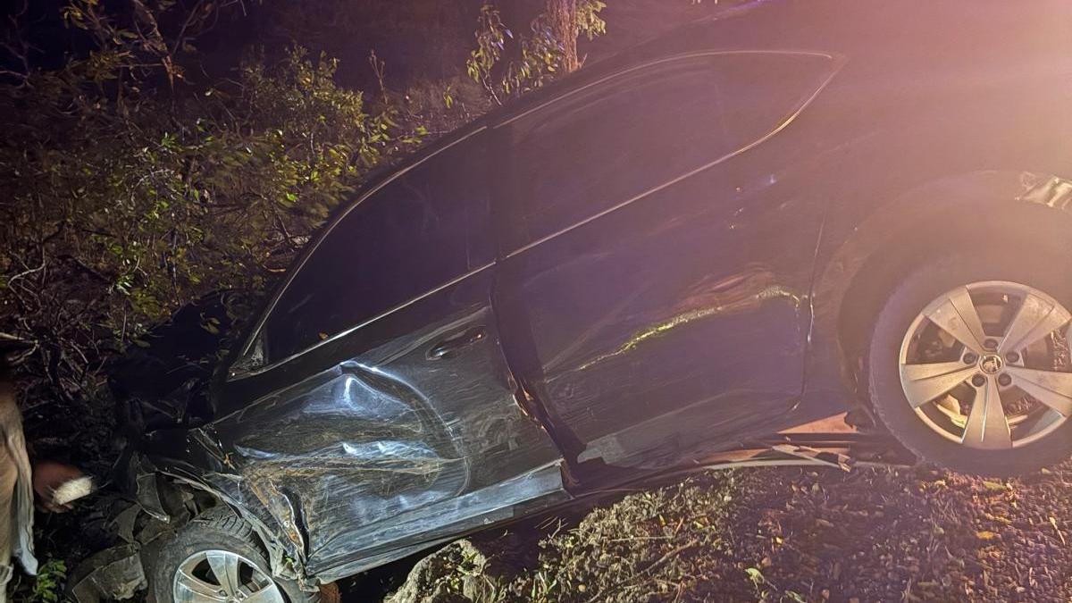 Mardinde şarampole devrilen otomobilin sürücüsü yaralandı