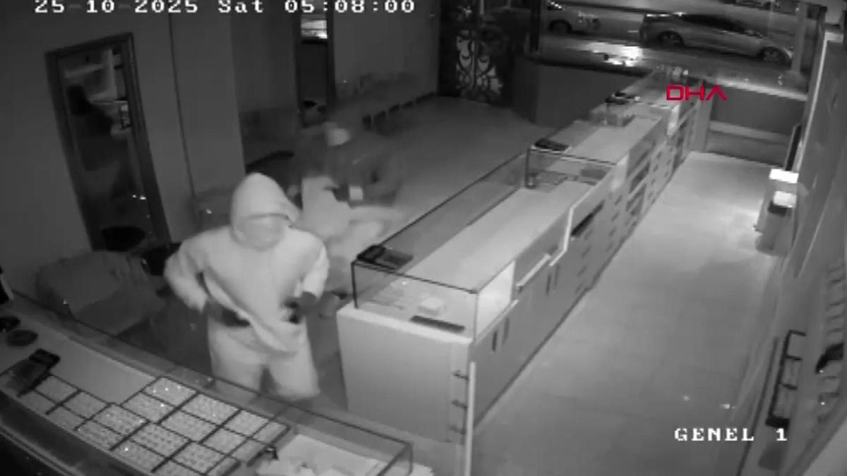 Ankarada film gibi kuyumcu soygunu | Kapı kumandasını kopyaladılar, 7 kilo altınla kaçtılar