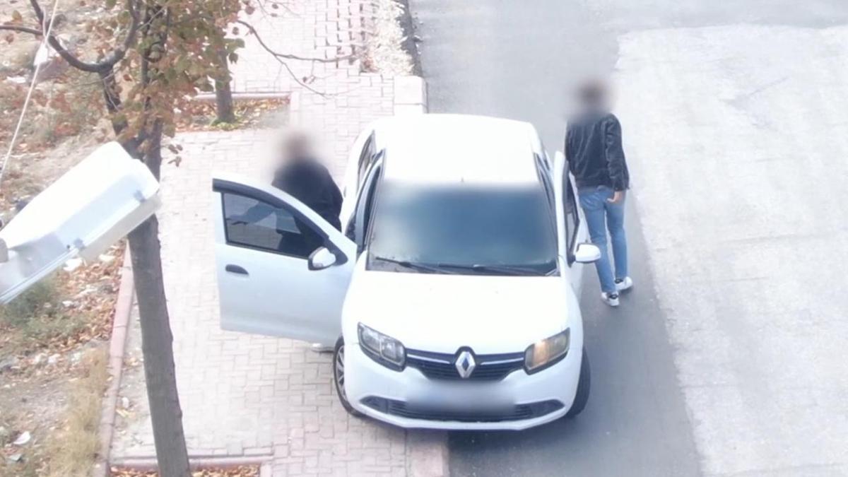 Ehliyetsiz sürücü dron kamerasına yakalandı