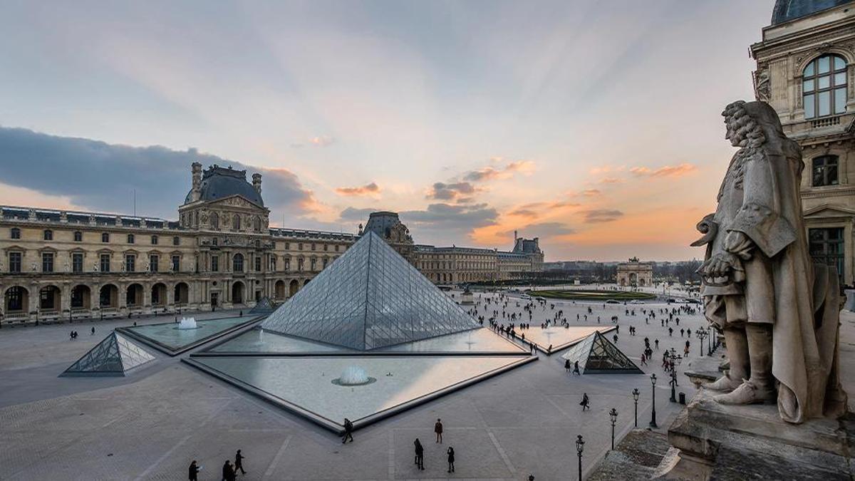 Louvre soygunu Fransayı sarstı! Yeni önlem hazırlı…