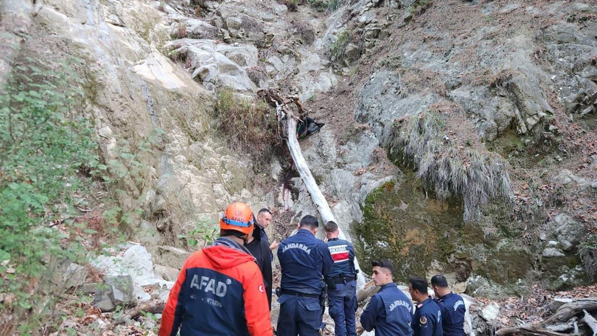 Kayıp olarak aranıyordu! 17 yaşındaki Miraç uçurum dibinde ölü bulundu