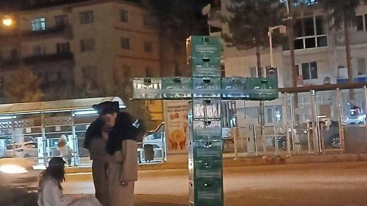 Eskişehir'de bira kasalarıyla haç işareti yapan 3 kişi gözaltında