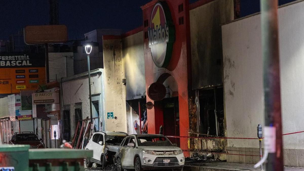 Meksikada süpermarkette patlama: En az 23 ölü!