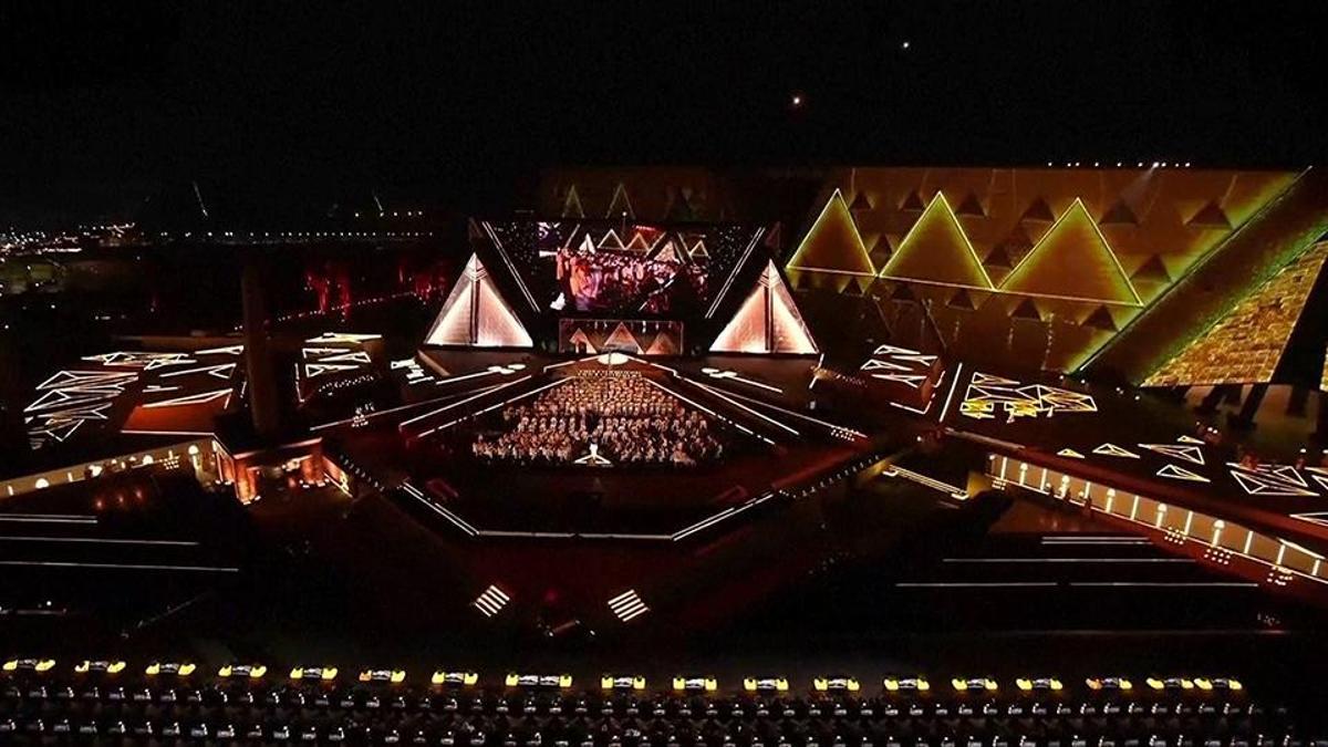 Büyük Mısır Müzesi kapılarını ziyaretçilere açtı Tutankhamunun mezarı ilk kez görülecek