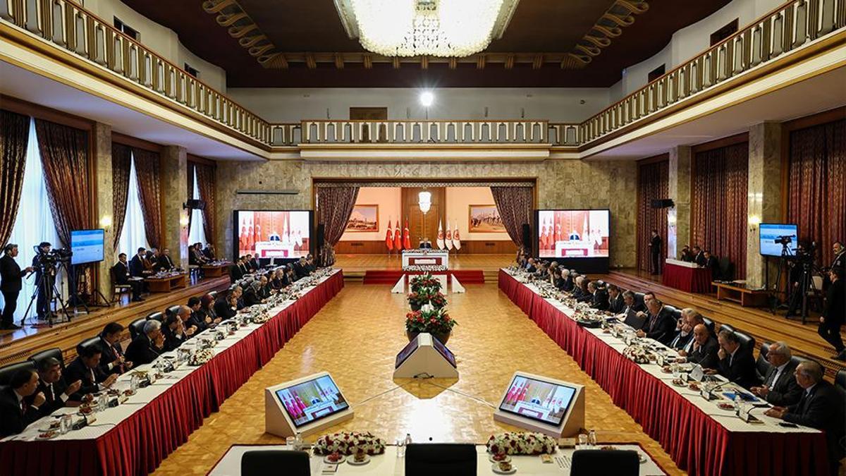 Öcalanla görüşmeye yeşil ışık: Komisyon, İmralı'ya gidecek mi?