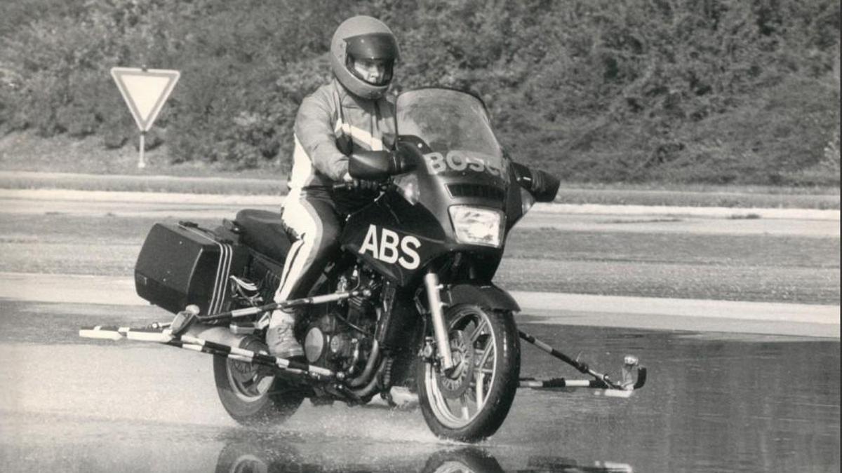 Motosiklet ABS ve MSC ile donatılırsa kazalar yüzde 30 azalabilir