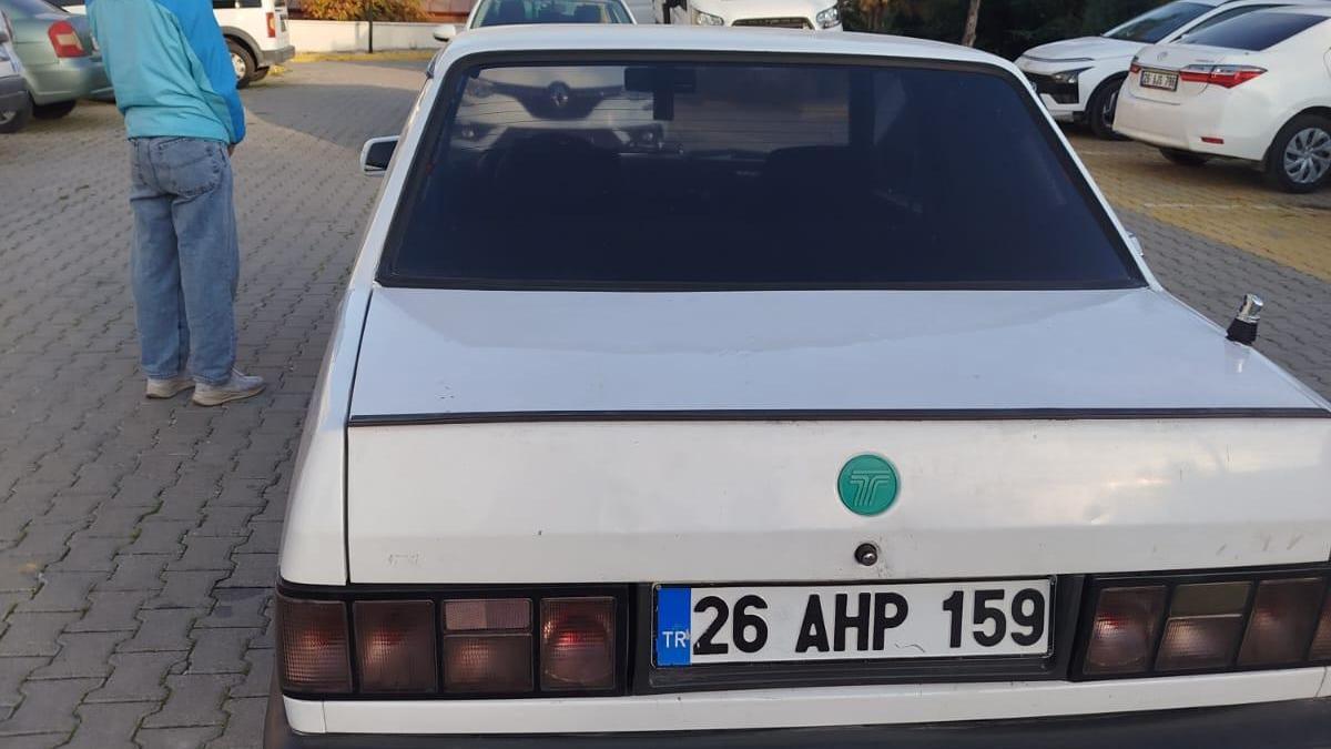 Eskişehirde abart egzozlu otomobil kullanan sürücüye para cezası uygulandı