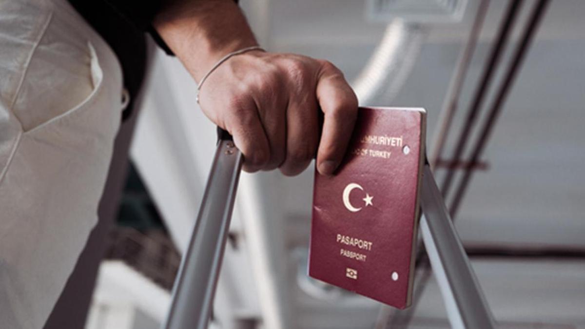 Karadağ'ın vize uygulaması uçuşları iptal ettirdi