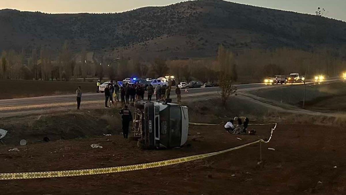Kahramanmaraş’ta feci kaza! İşçi servisi devrildi: 2 ölü, 7 yaralı