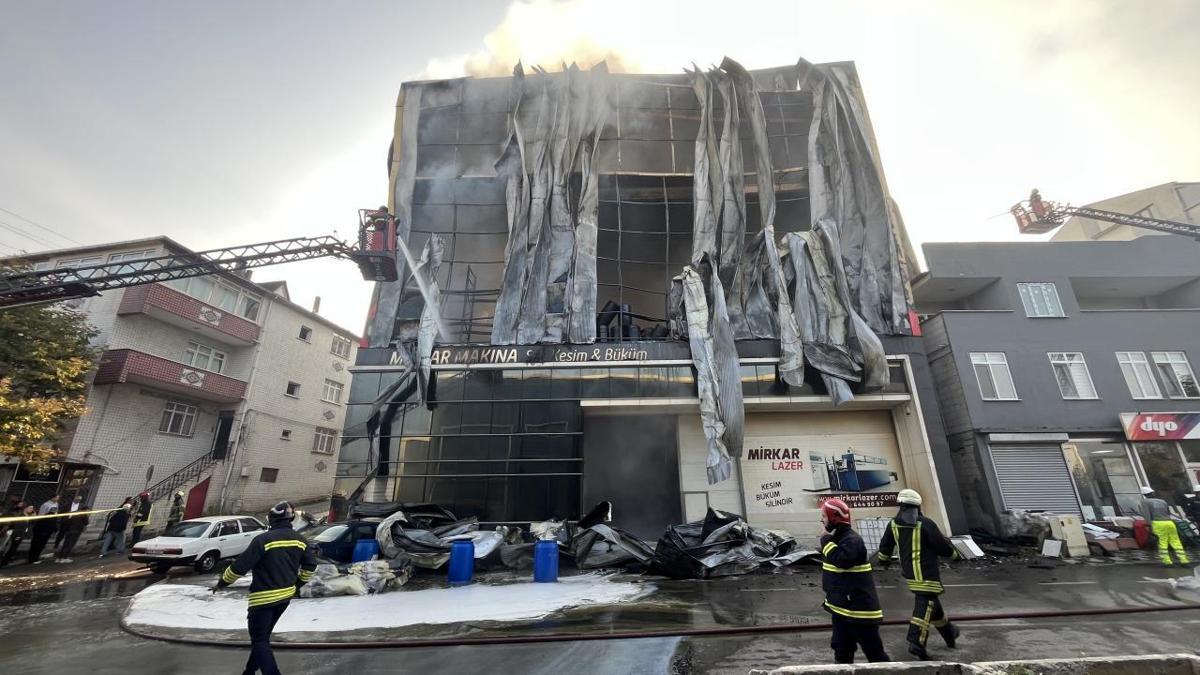 Kocaeli'deki depo yangınıyla ilgili 7 kişi açığa alındı