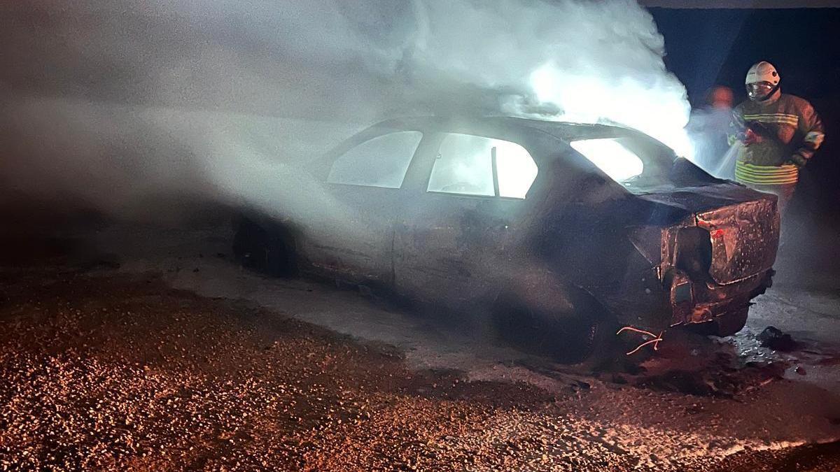 Hatayda seyir halindeki otomobil yandı