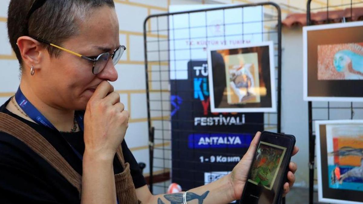 İranlı ressam 150'ye yakın eserinin kaybolduğu iddiasıyla polise başvurdu