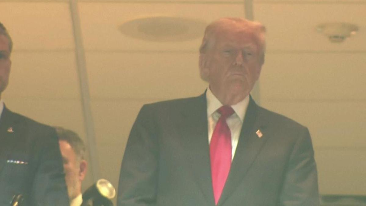 Trump'a maçta yuhalama şoku