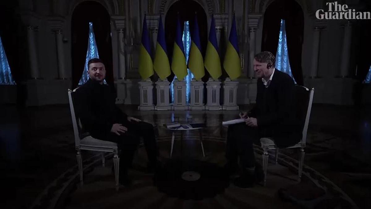 Zelenski röportajını elektrik kesintisi vurdu