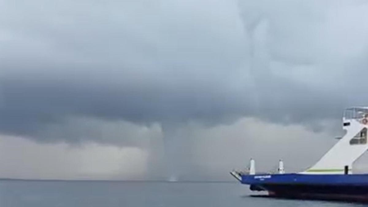 Çanakkale'de denizde hortum oluştu