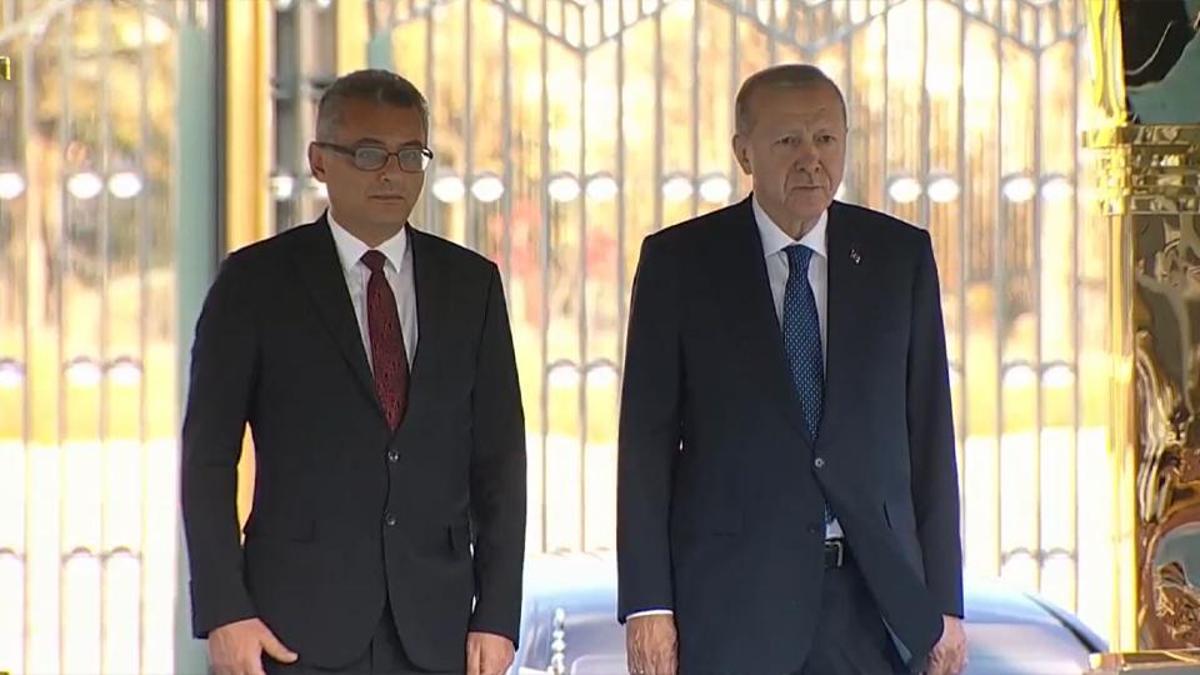 İlk ziyaret Türkiye'ye: KKTC Cumhurbaşkanı Erhürman Ankara'da! Cumhurbaşkanı Erdoğan resmi törenle karşıladı