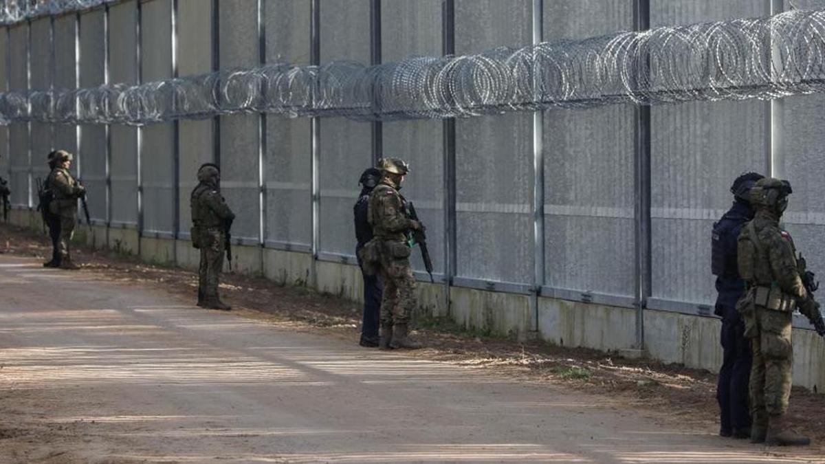 Polonya, Belarus sınırına yeni bariyer inşa edecek