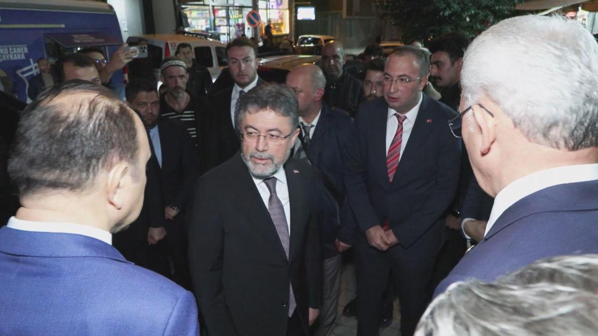 Bakan Yumaklı'dan Şehit Pilot Hasan Bahar'ın ailesine taziye ziyareti