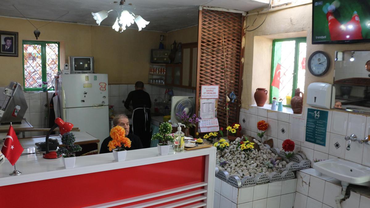 Pide salonundaki isimsiz mezar şaşırtıyor