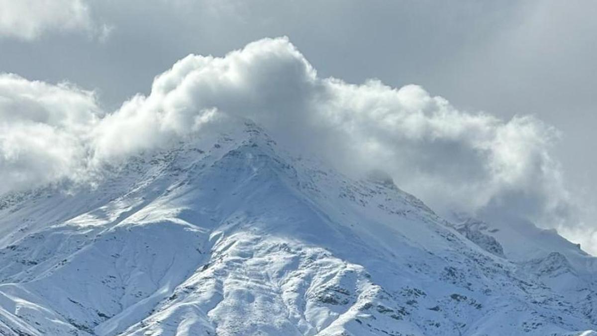 Batmanda yılın ilk karı Mereto Dağını beyaza bürüdü