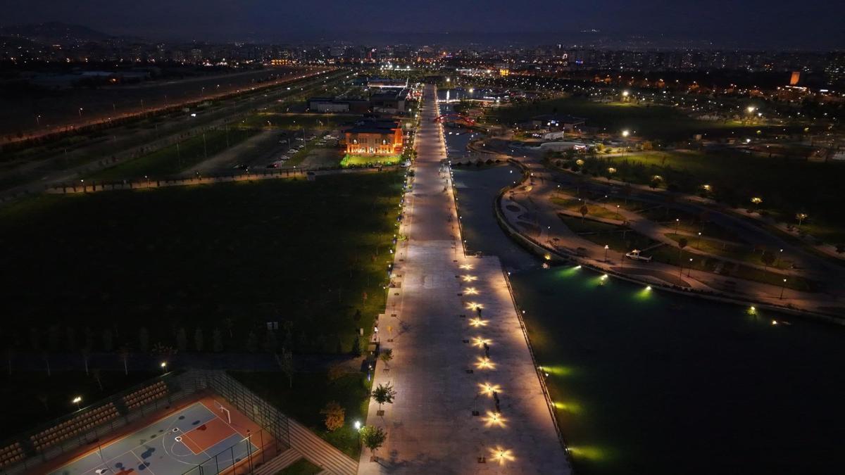 Büyükşehir Belediyesinden, millet bahçesine LED aydınlatma sistemi