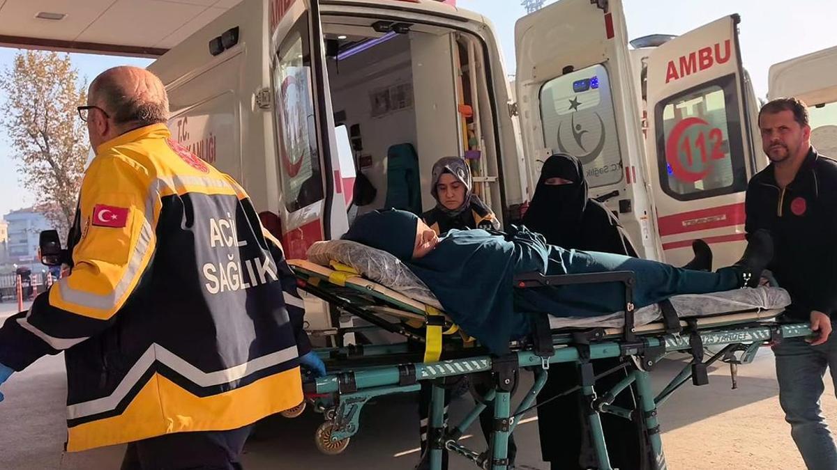 Marketten aldıkları tavuğu yiyen aynı aileden 3 kişi zehirlendi