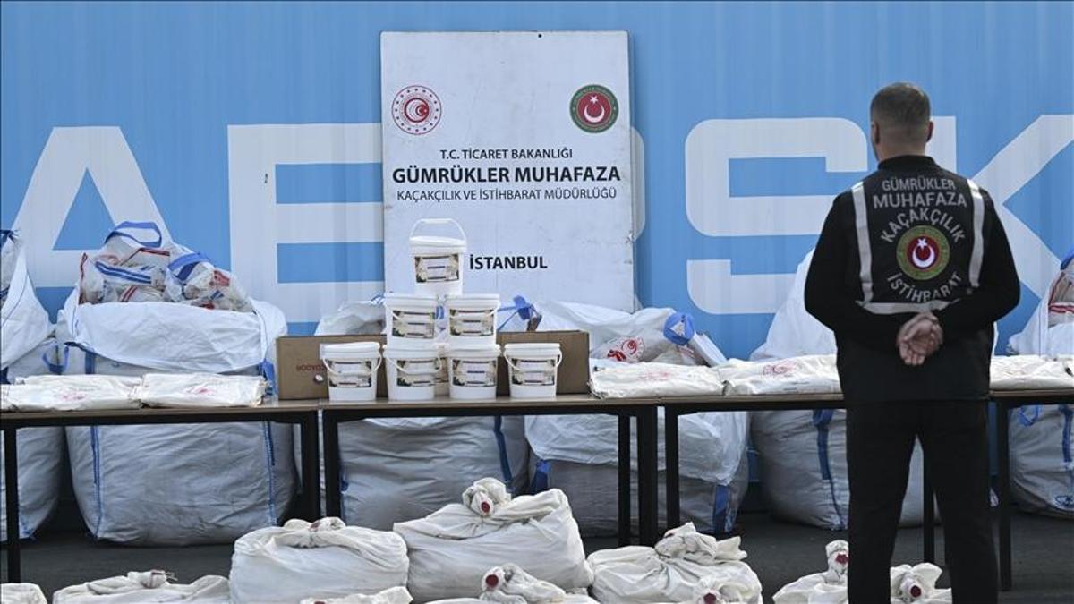 Üç ilde 1 ton 65 kilogram esrar ele geçirdi