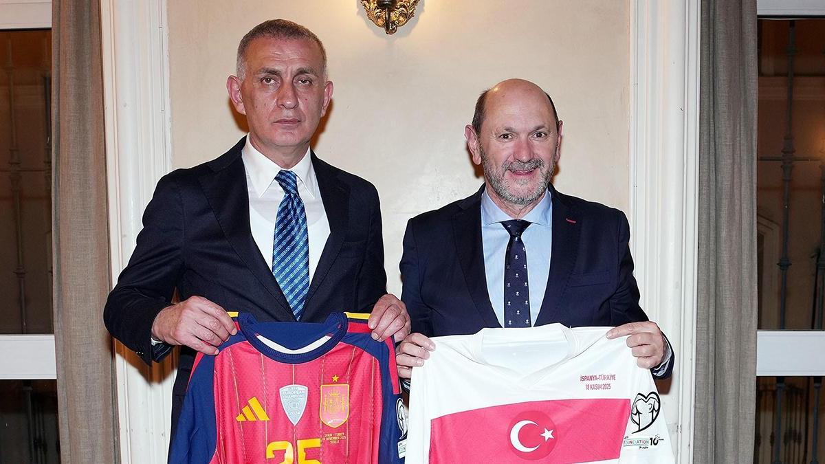 İspanya – Türkiye maçı öncesi dostluk yemeği