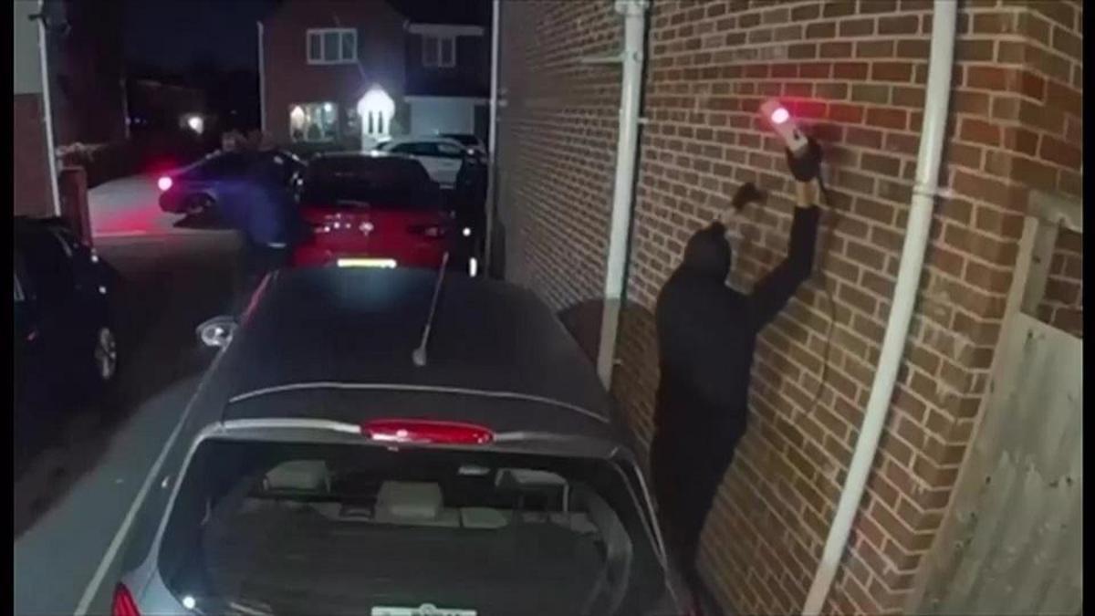 YENİ NESİL HIRSIZLIK | 100 binden fazla araç böyle çalındı!