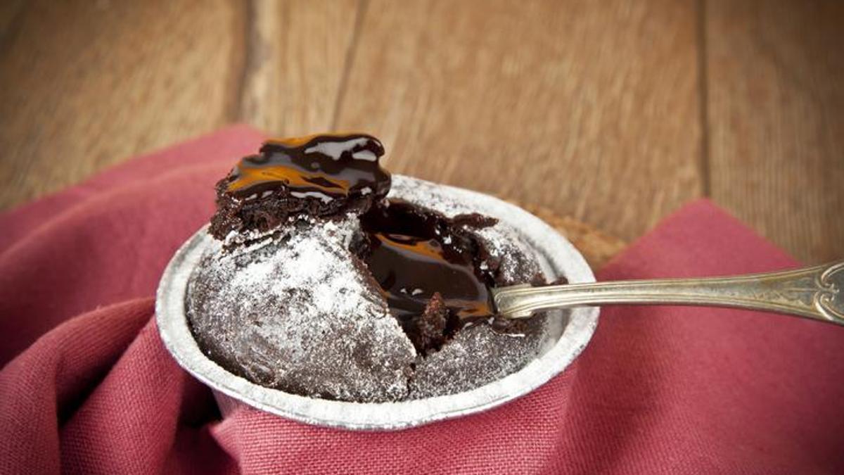 Ağızda dağılan çikolatasına bayılacaksınız! 2 kişilik sufle tarifi