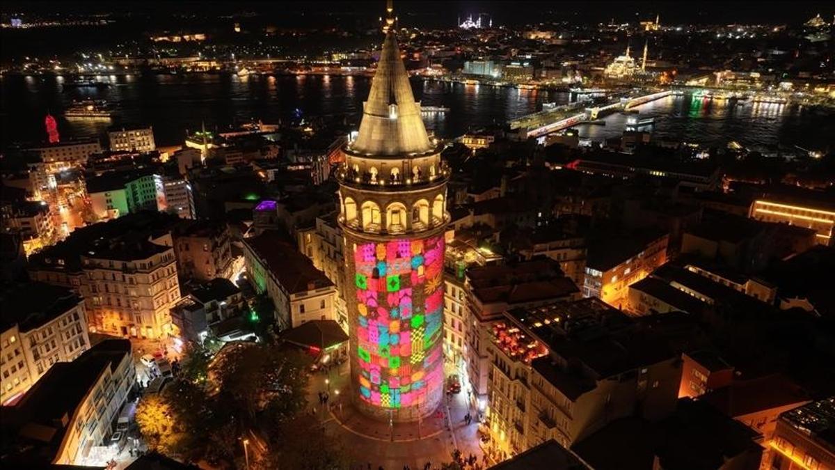 E-Ticaret Haftası’nda Galata Kulesi dijital ışıklara büründü