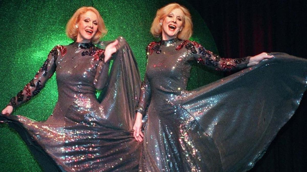 Sahne dünyasının efsane ikizleri, aynı anda hayatl…