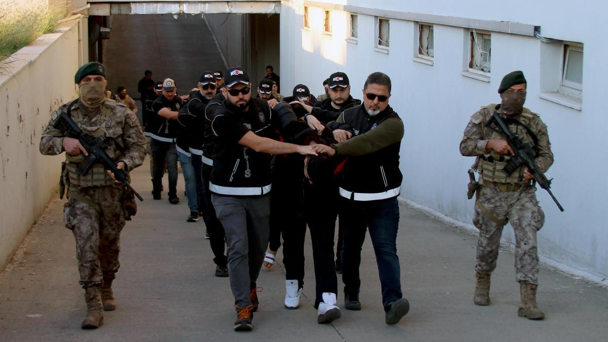 'Bayğaralar' suç örgütü üyesi 3 şüpheli yurt dışına kaçış hazırlığındayken yakalandı; 7 tutuklama