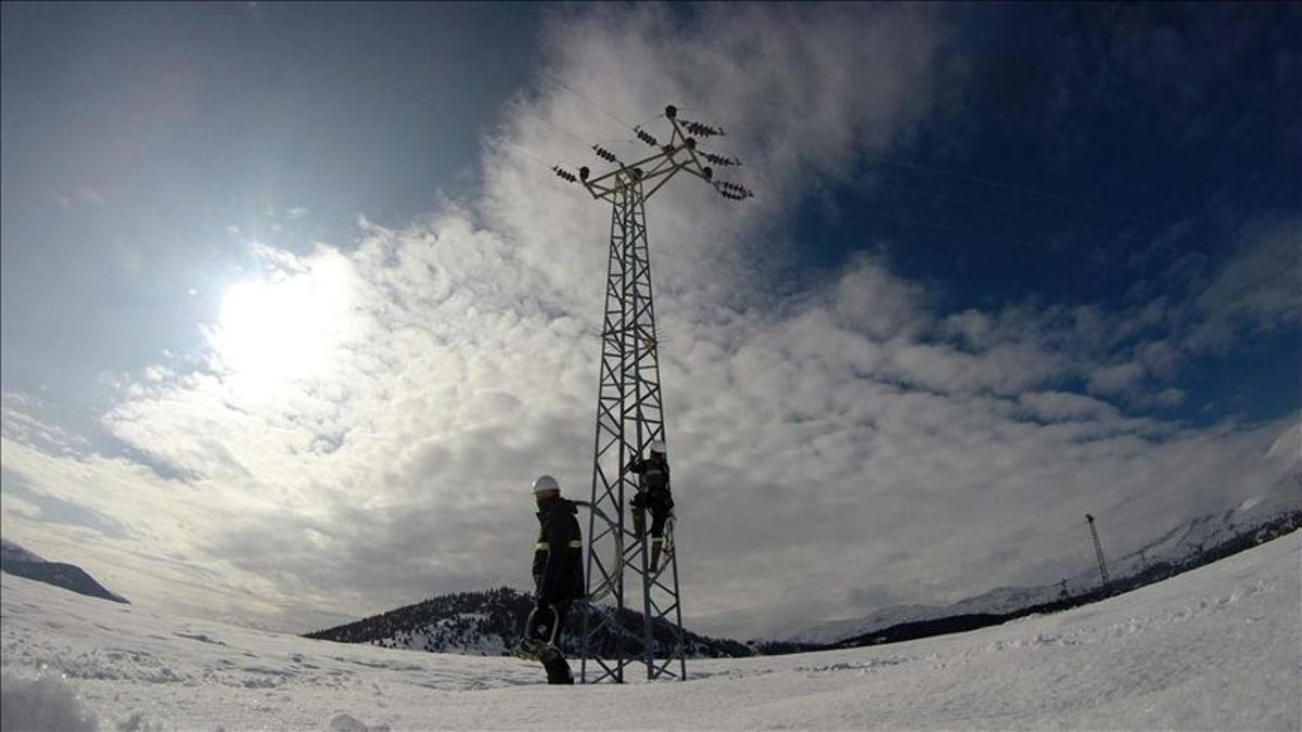 TEİAŞ, 76 bin kilometrelik iletim ağı için kış mesaisini hızlandırdı