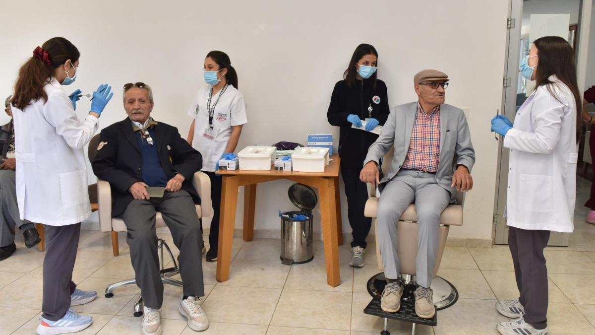 Kepez'in huzurevi sakinlerine ağız ve diş sağlığı taraması