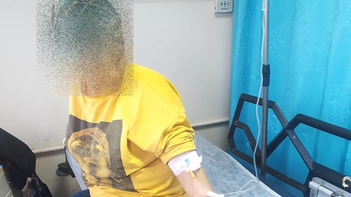 Sucuklu tost yiyen anne ile oğlu hastanelik oldu