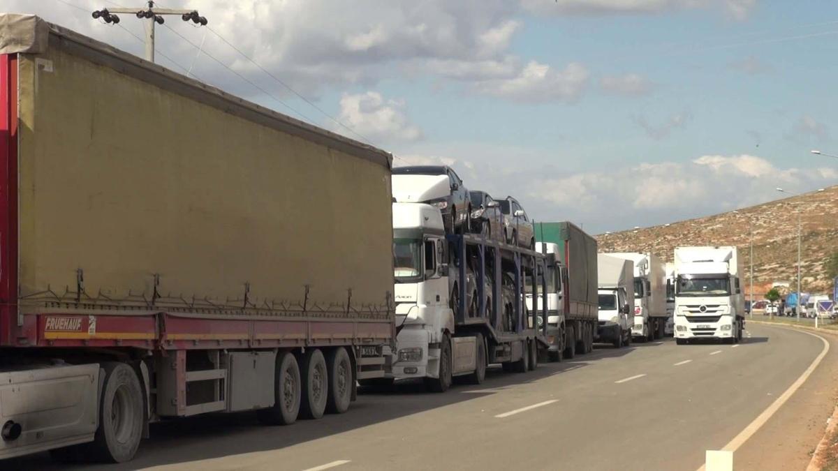 Türk TIR'ları 14 yıl sonra Kuveyt yolunda