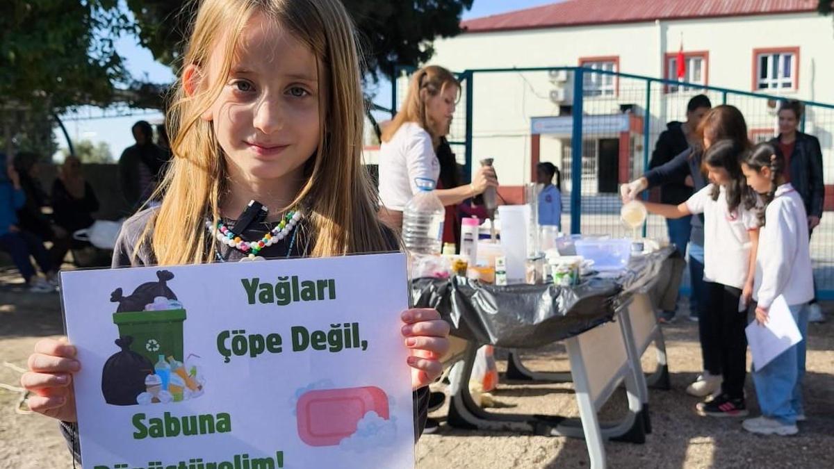 Toprakkaleli öğrenciler atık yağlardan sabun üretti