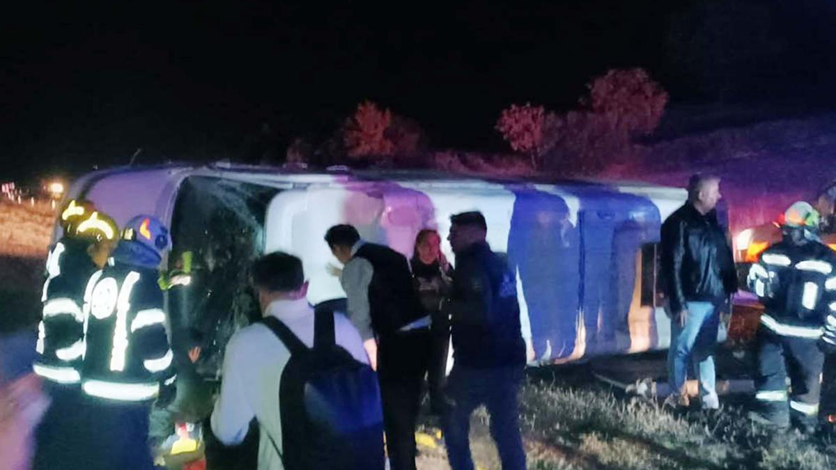 Yolcu otobüsü ile servis minibüsü çarpıştı: 1 ölü,…