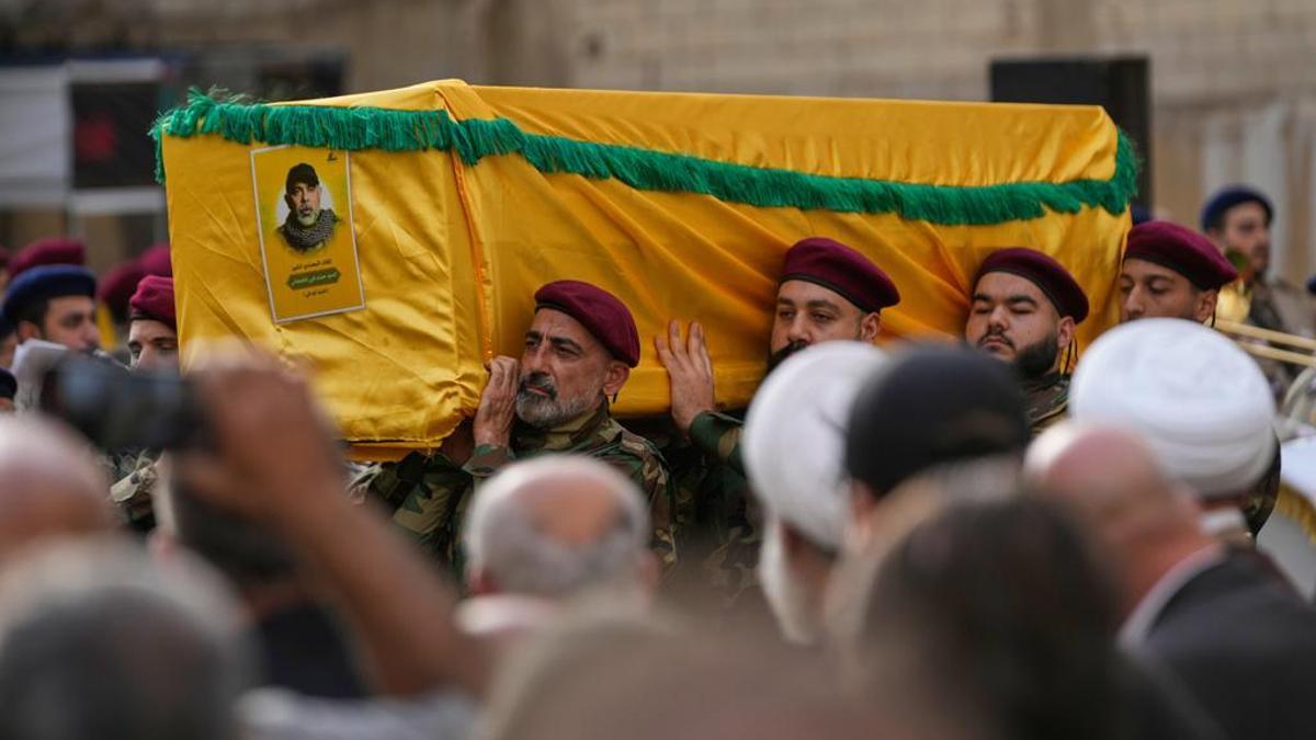 Lübnan'da Hizbullah'ın iki numarası için tören